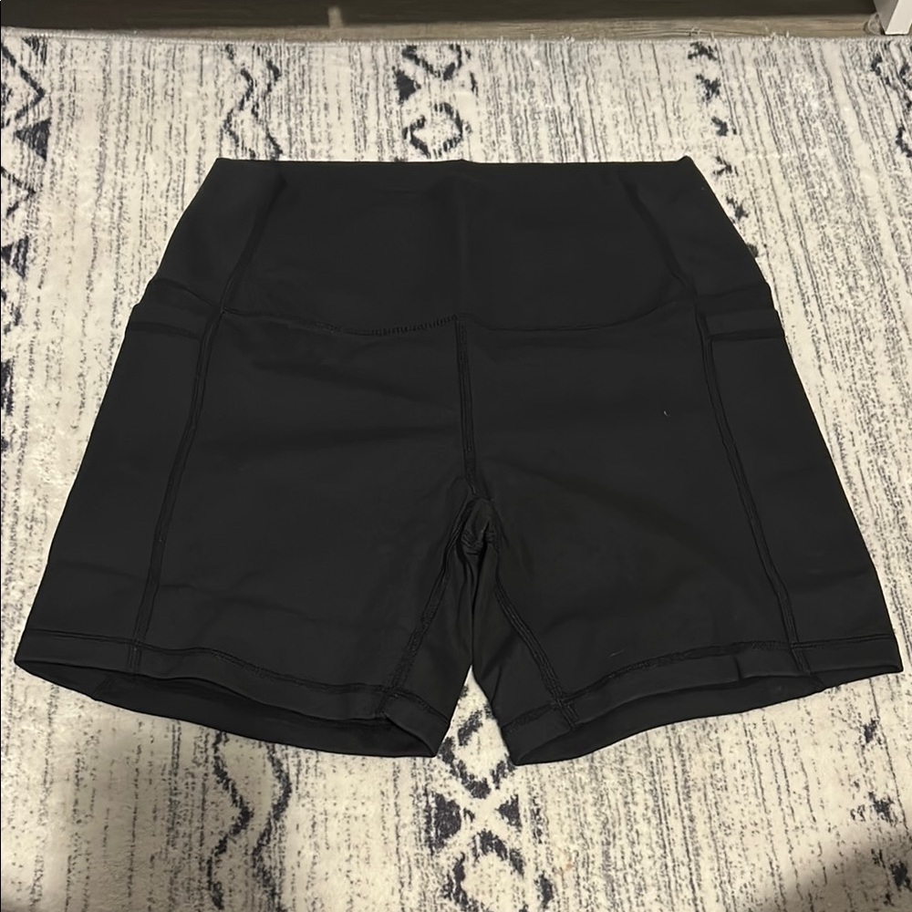 ETHOS Black Bike Shorts with Tailored Look and Structured Fabric